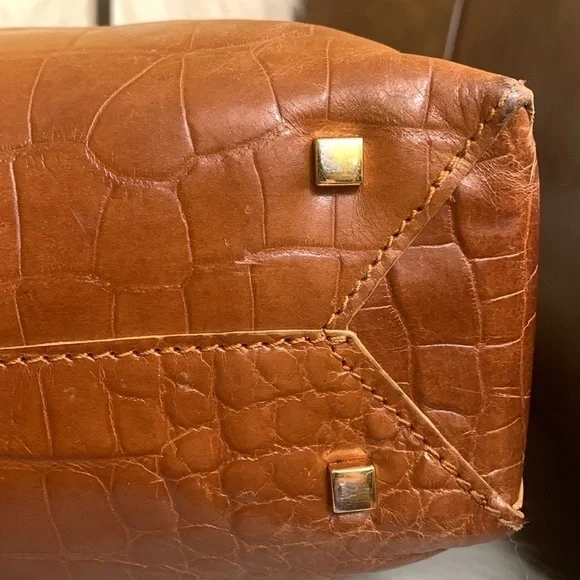 Etienne Aigner | Vintage Croc Embossed Cowhide Leather Satin Lined Shoulder Bag - Picture 11 of 17